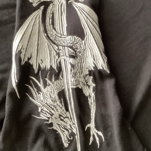 Widow A Certain Doom Black Hooded Cropped Sweatshirt with Embroidered Dragon - Picture 7 of 8